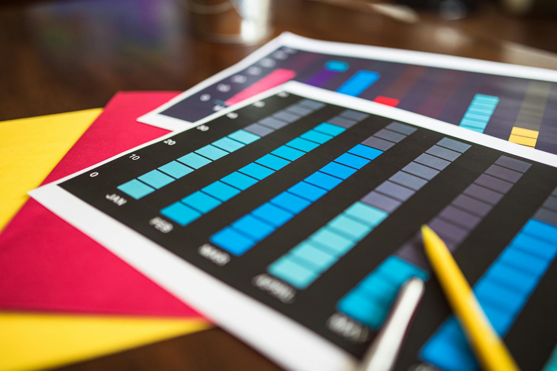 Infographie définition simple et rôle — éléments de design infographique colorés