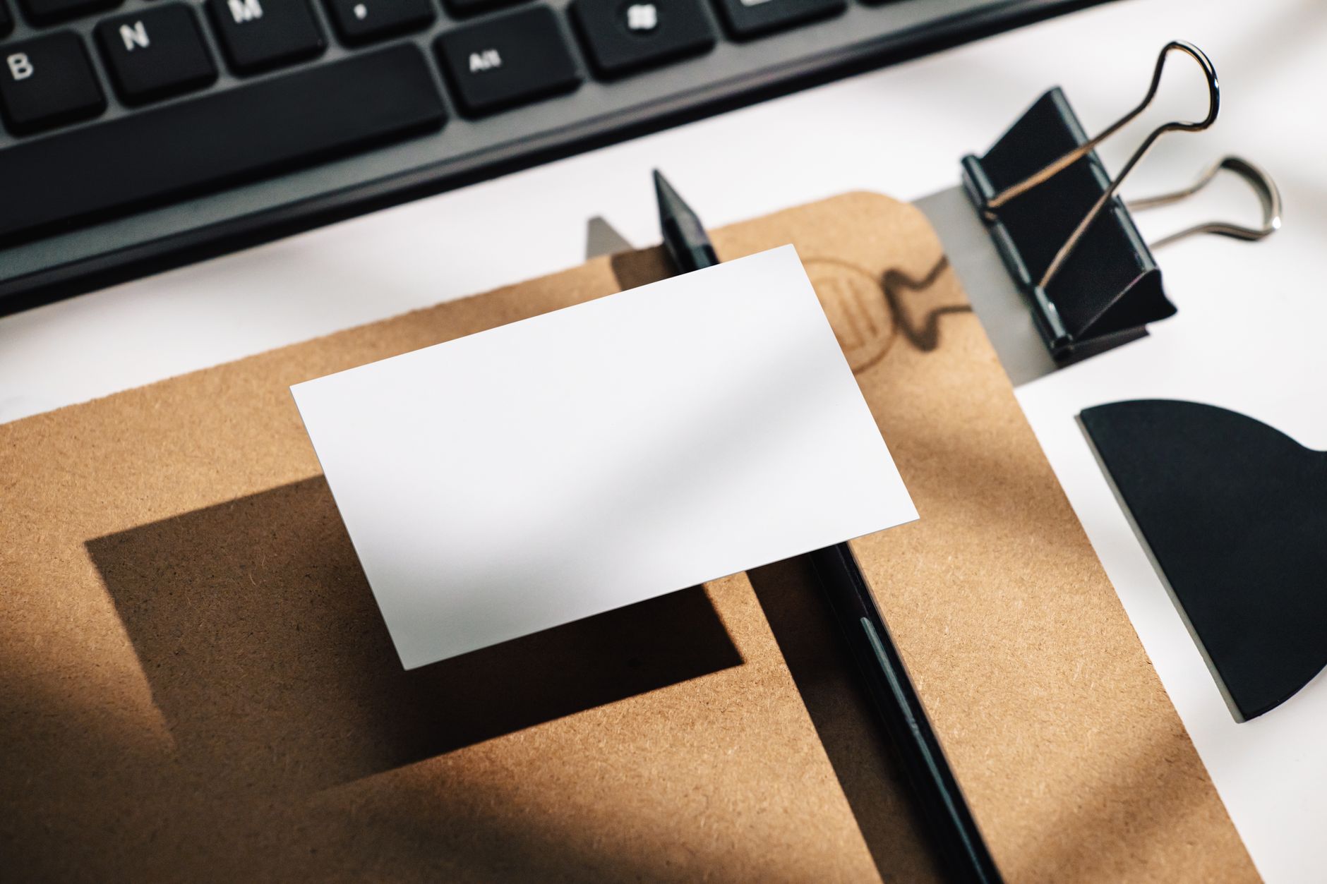 Que mettre sur une carte de visite professionnelle : les informations incontournables — design de carte de visite professionnelle