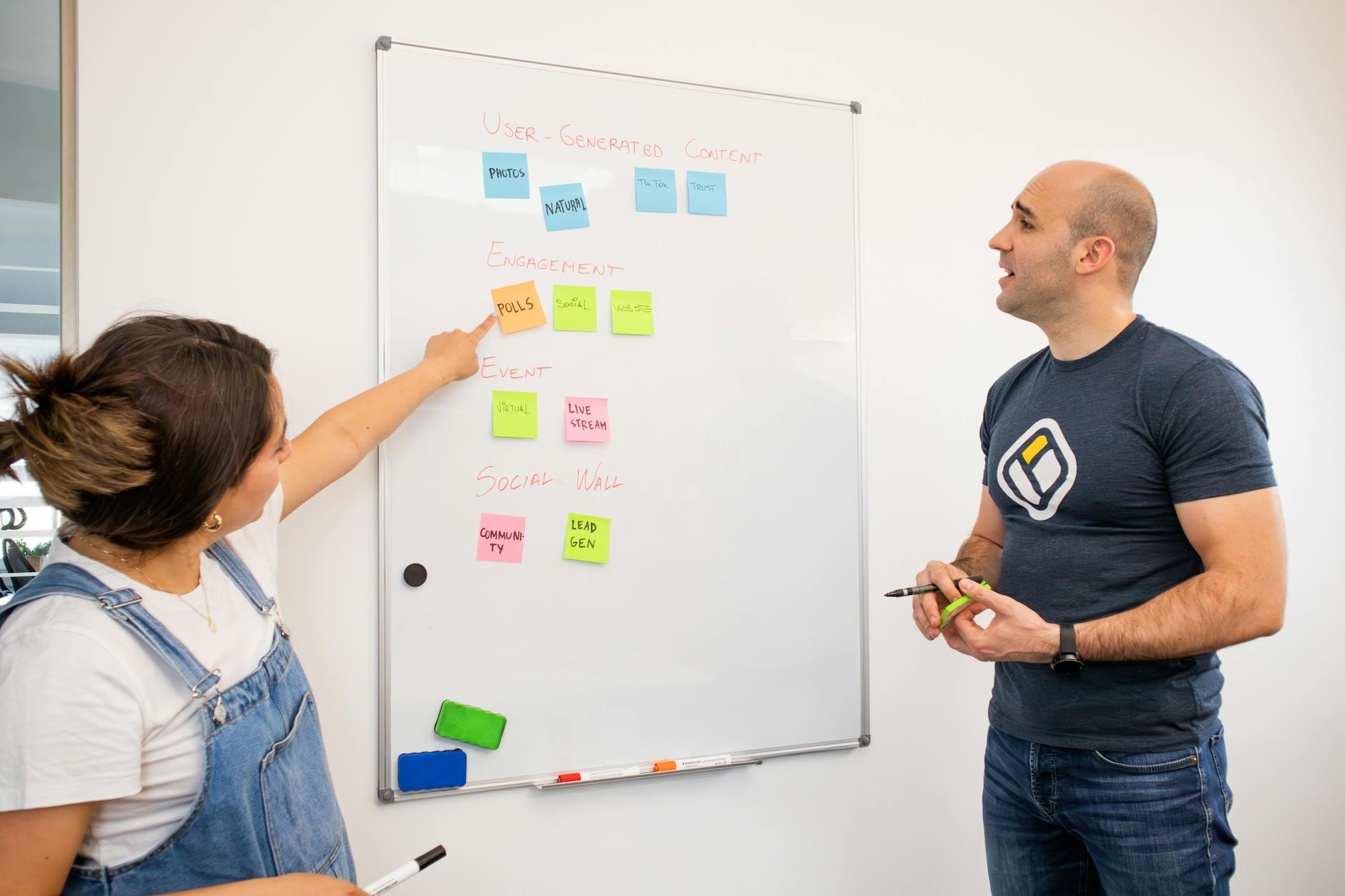 UX design définition, métier et — équipe design expérience utilisateur en réunion